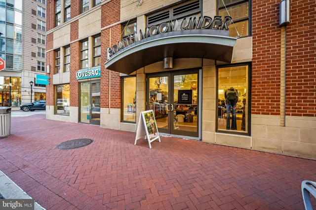 $2,100,000 | 717 President Street, Unit PH802, Baltimore, MD 21202