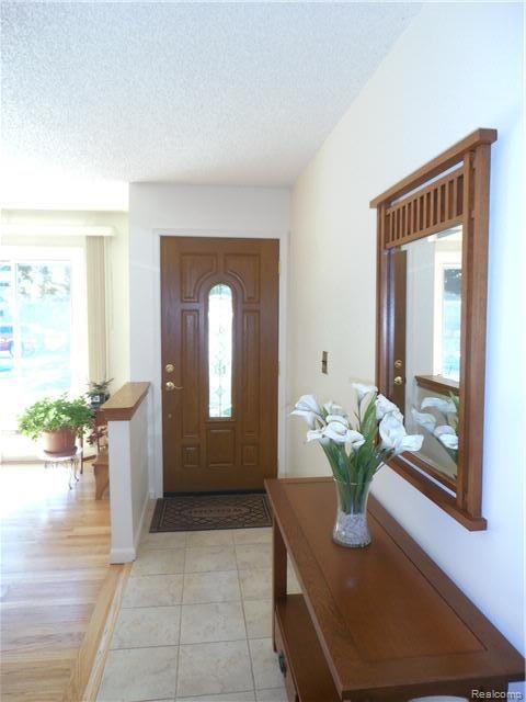 foyer.jpg