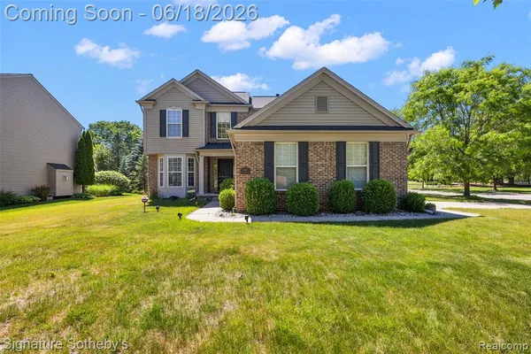 $399,999 | 997 River Rock Drive, Holly, MI 48442