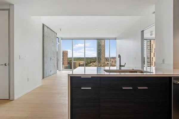 $5,350 | 301 West Avenue, Unit 1009, Austin, TX 78701