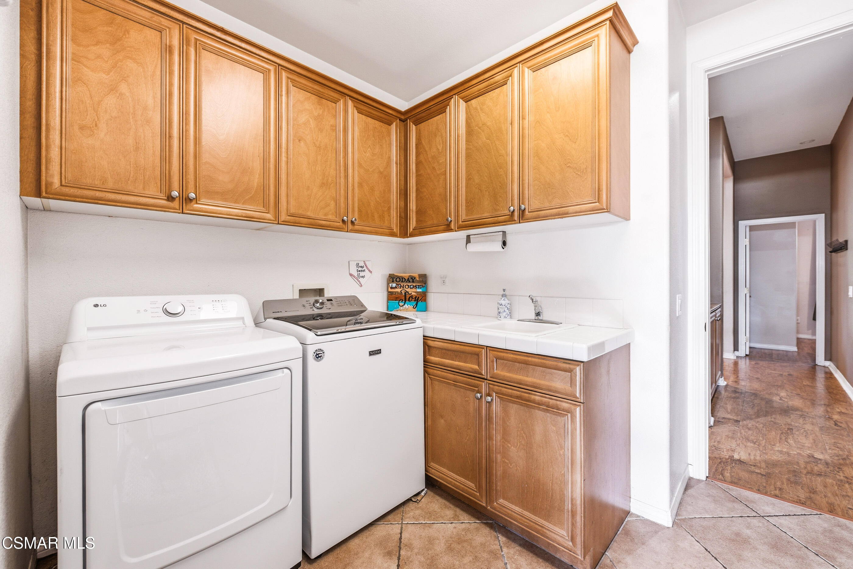 4741 Westwood Street Simi Valley, CA 93063 - Photo 37 of 48 a utility room with dryer and washer