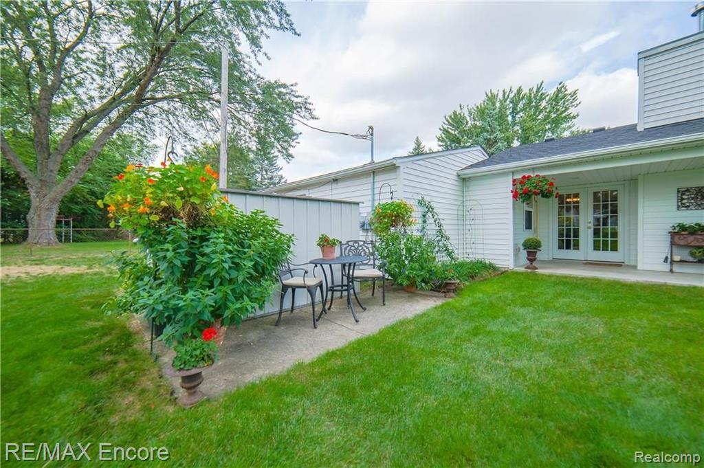 1082 Avon Manor Road Rochester Hills, MI 48307 - Photo 37 of 40