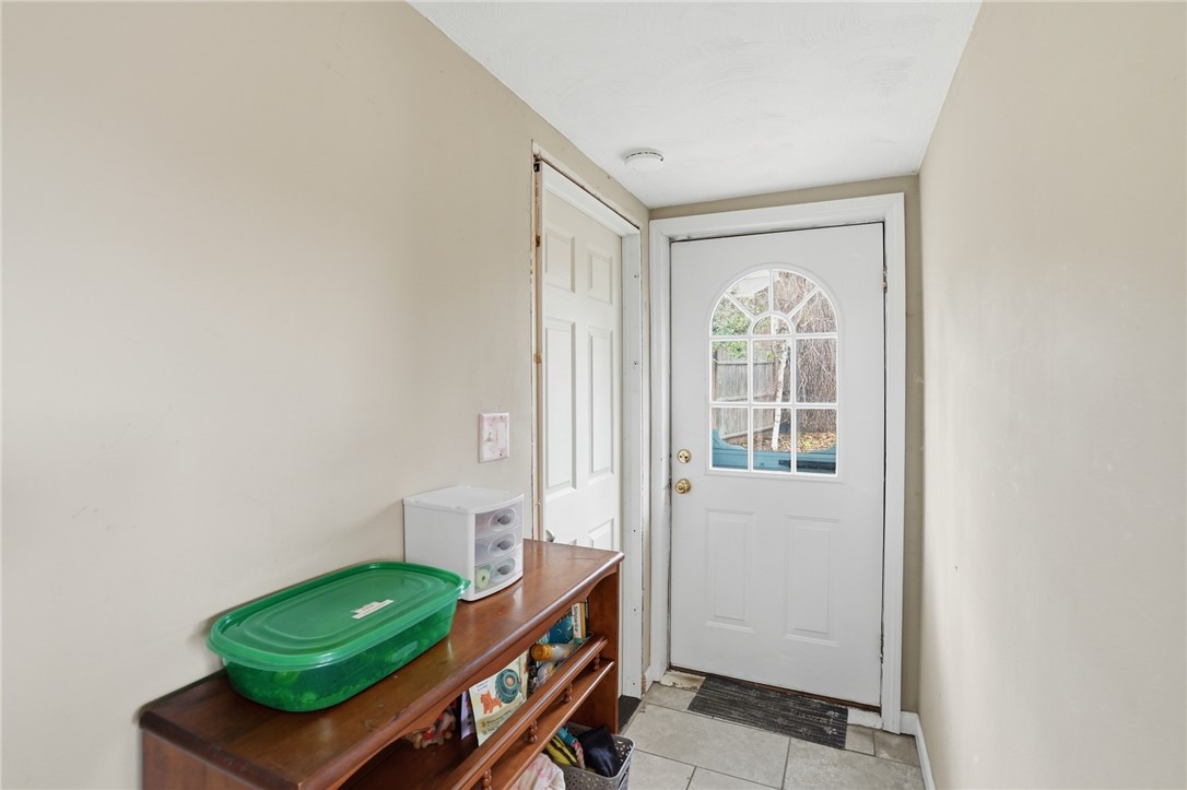 190 Pinnery Avenue Warwick, RI 02886 - Photo 12 of 35