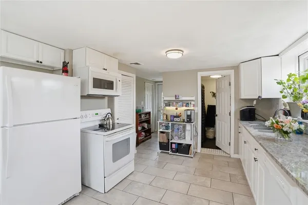$349,000 | 190 Pinnery Avenue, Warwick, RI 02886