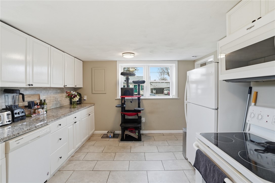 190 Pinnery Avenue Warwick, RI 02886 - Photo 8 of 35