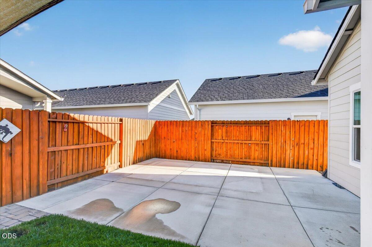 689 Heber Lane Medford, OR 97501 - Photo 20 of 24