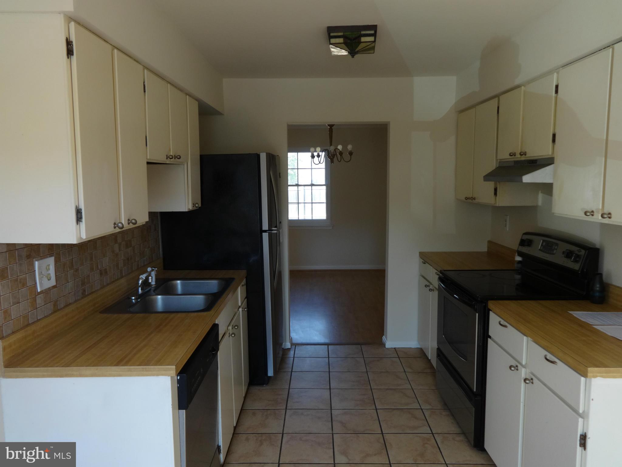3241 Ryon Court Waldorf, MD 20601 - Photo 5 of 15 Kitchen