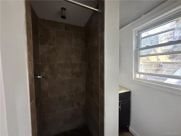 $2,800 | 106 Saratoga Avenue, Yonkers, NY 10705