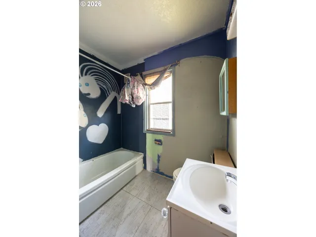 $120,000 | 764 Northeast Nash Street, Roseburg, OR 97470