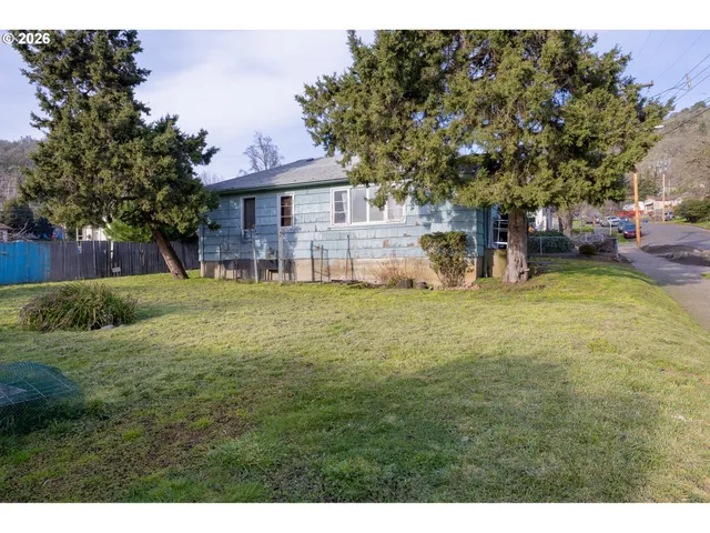 $120,000 | 764 Northeast Nash Street, Roseburg, OR 97470