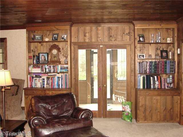 168 Random Road Mocksville, NC 27028 - Photo 6 of 16 Living Room.