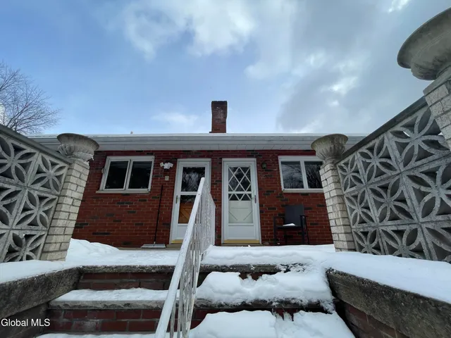 $739,800 | 54 Highway 236, Halfmoon, NY 12065