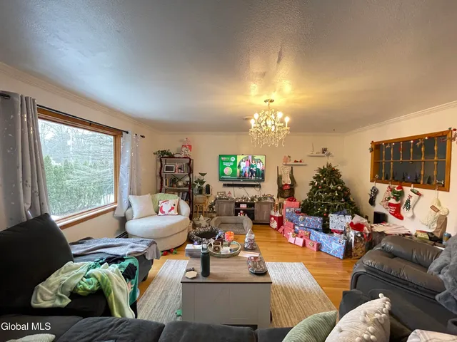 $739,800 | 54 Highway 236, Halfmoon, NY 12065