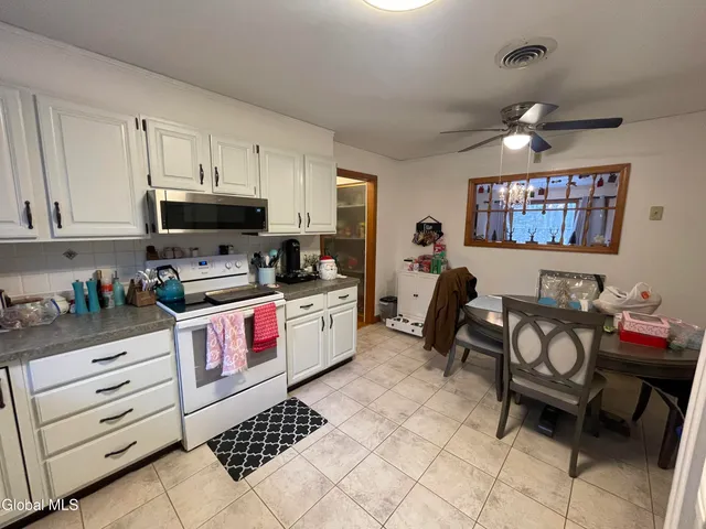 $739,800 | 54 Highway 236, Halfmoon, NY 12065