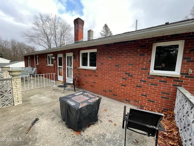 $739,800 | 54 Highway 236, Halfmoon, NY 12065