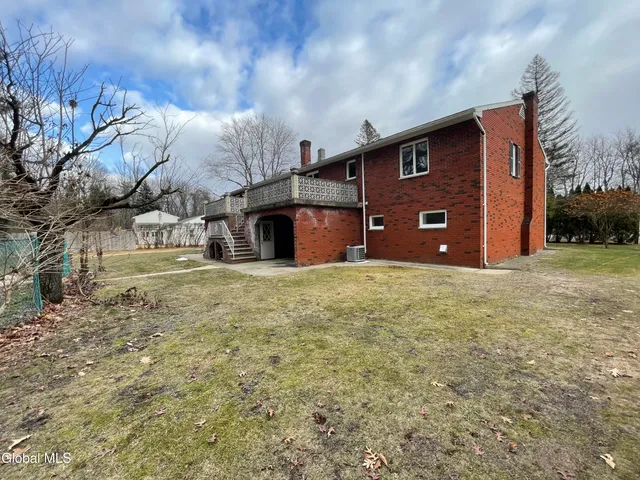 $739,800 | 54 Highway 236, Halfmoon, NY 12065