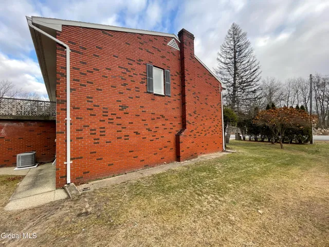 $739,800 | 54 Highway 236, Halfmoon, NY 12065