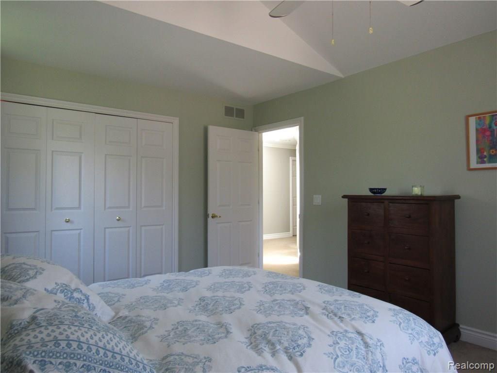 3853 Beechcrest Road Rochester Hills, MI 48309 - Photo 35 of 55