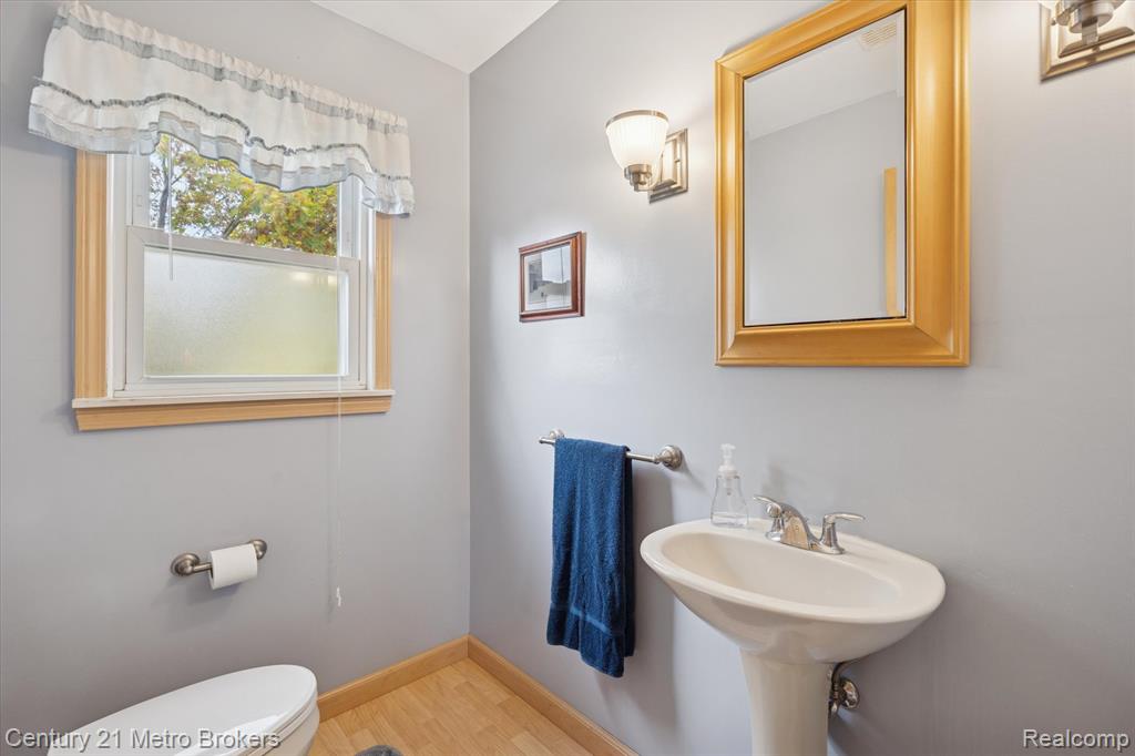 4466 South Center Road Burton, MI 48519 - Photo 32 of 52 Gallery Image 32