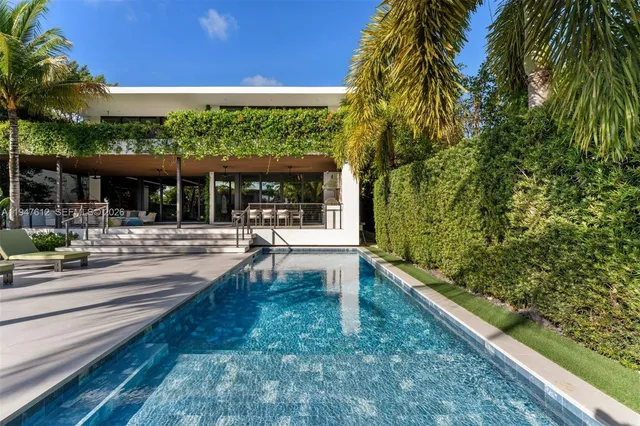 $10,000,000 | 7333 Belle Meade Boulevard, Miami, FL 33138