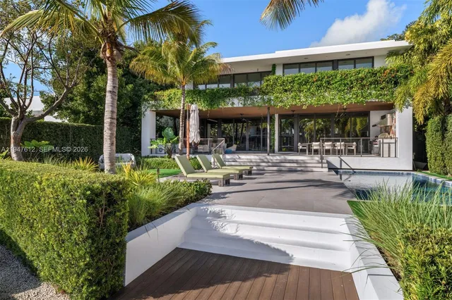 $10,000,000 | 7333 Belle Meade Boulevard, Miami, FL 33138