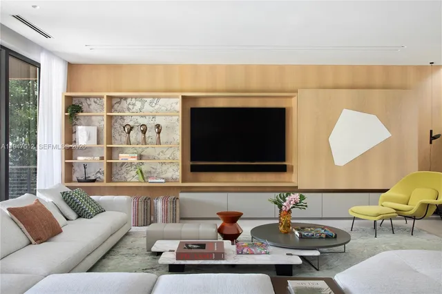 $10,000,000 | 7333 Belle Meade Boulevard, Miami, FL 33138