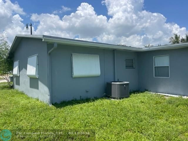 3050 Northeast 8th Ave  