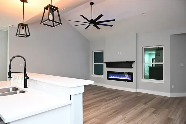 $269,500 | 516 North Hackberry Avenue, Luling, TX 78648