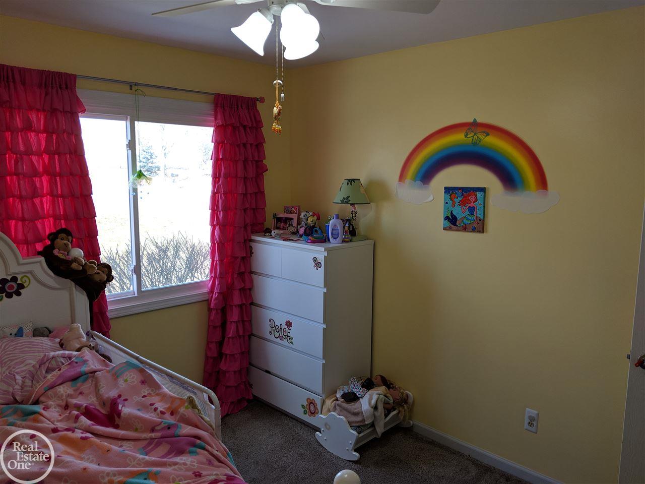 1613 Stonecrest Drive Rochester, MI 48307 - Photo 30 of 35 31373620-29.JPG