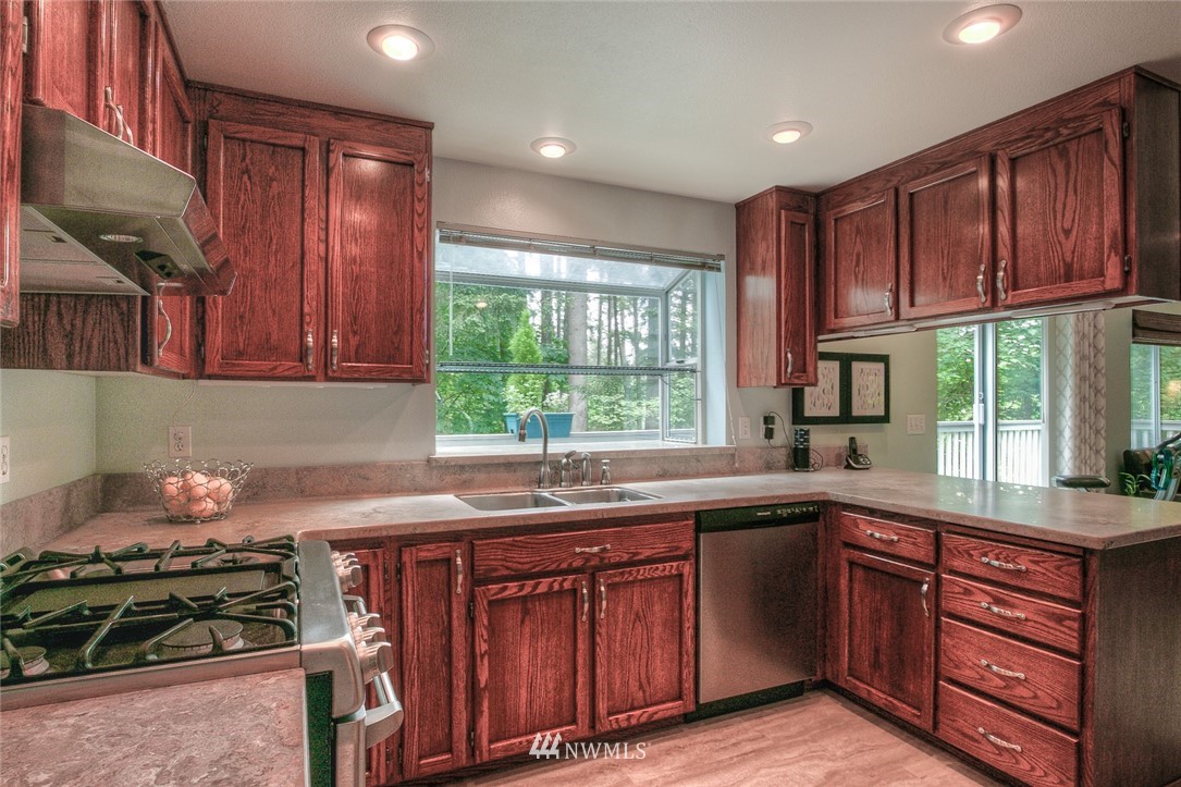 17819 Southeast 145th Street Renton, WA 98059 - Photo 5 of 24