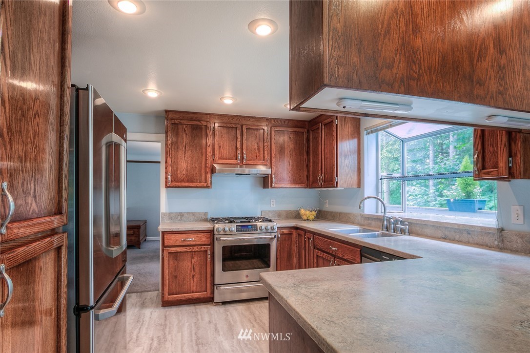 17819 Southeast 145th Street Renton, WA 98059 - Photo 6 of 24