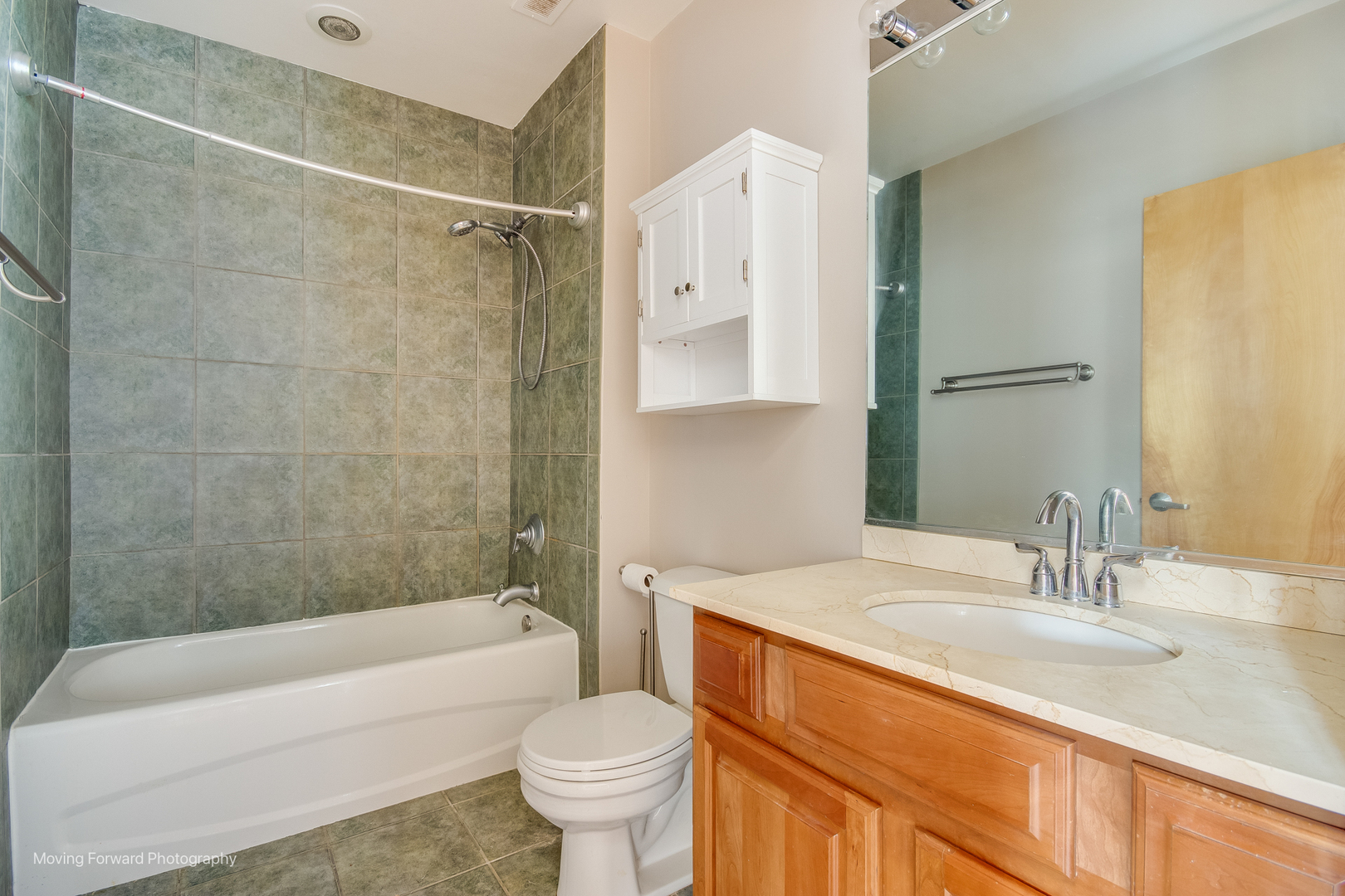 6 South Laflin Street, Unit 923 Chicago, IL 60607 - Photo 15 of 19 a bathroom with a sink toilet and shower
