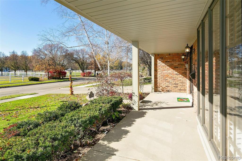 660 Cook Road Grosse Pointe Woods, MI 48236 - Photo 44 of 49
