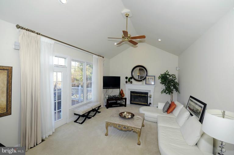 2119 Queensguard Road Silver Spring, MD 20906 - Photo 3 of 30 Family Room