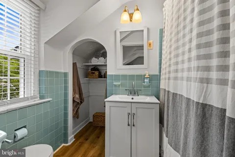 $659,900 | 220 Walnut Lane, Ambler, PA 19002