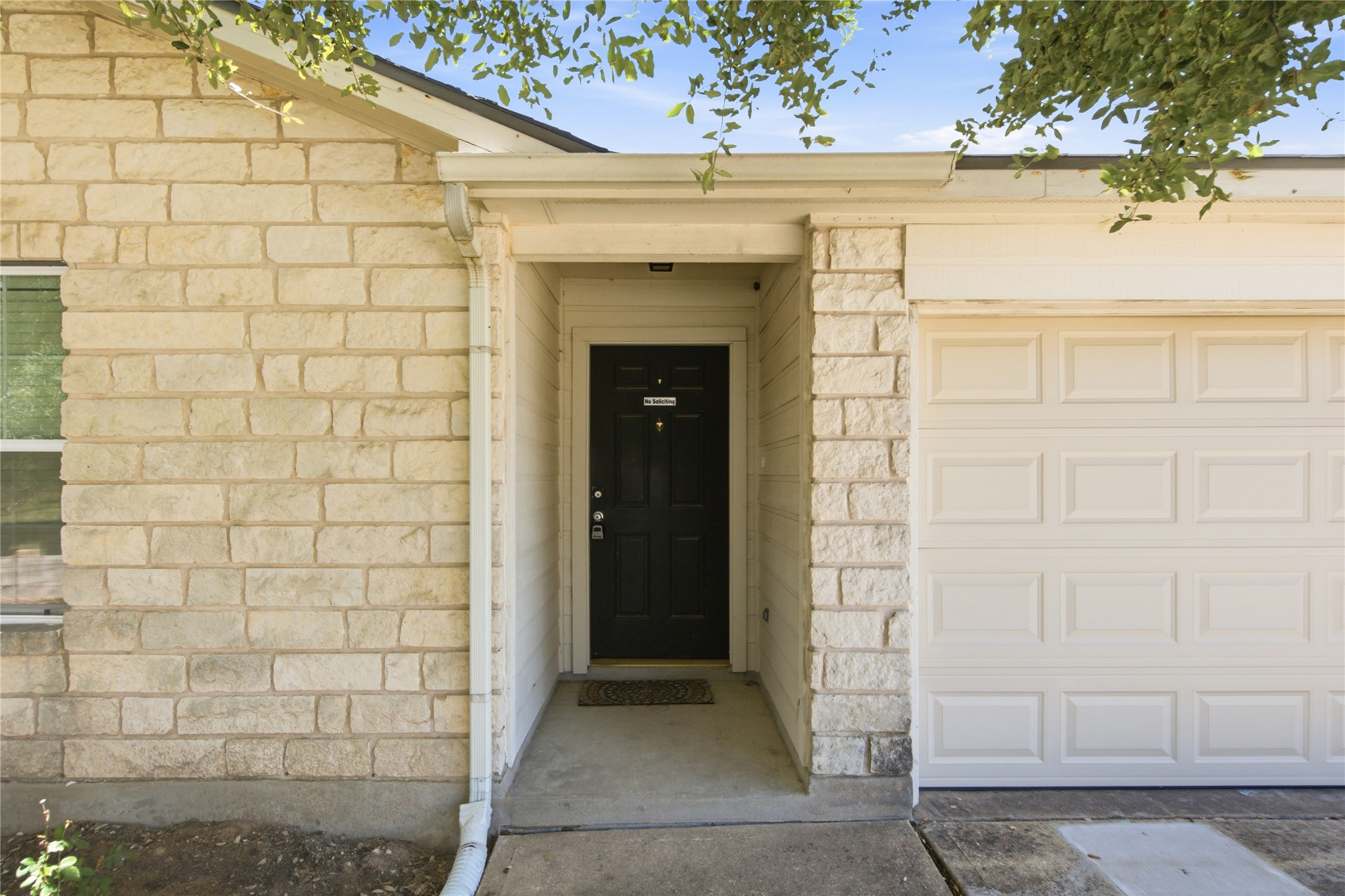 209 Rinehardt Street Hutto, TX 78634 - Photo 2 of 28 Gallery Image 2