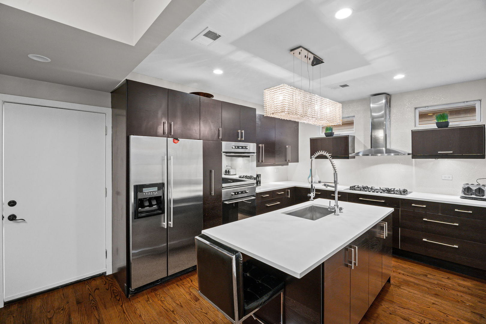 2850 West Henderson Street, Unit 2 Chicago, IL 60618 - Photo 6 of 11