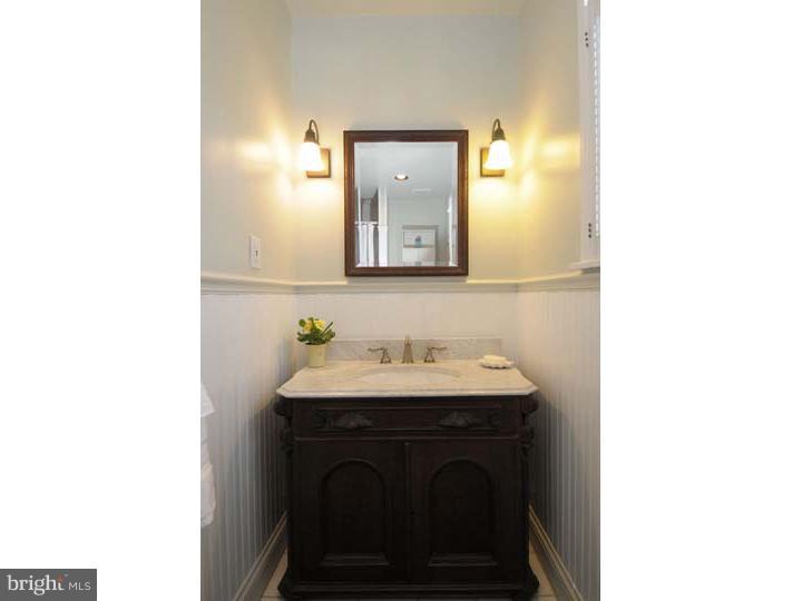 433 Anthwyn Road Narberth, PA 19072 - Photo 17 of 25 Bathroom