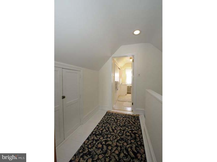 433 Anthwyn Road Narberth, PA 19072 - Photo 21 of 25 Hallway