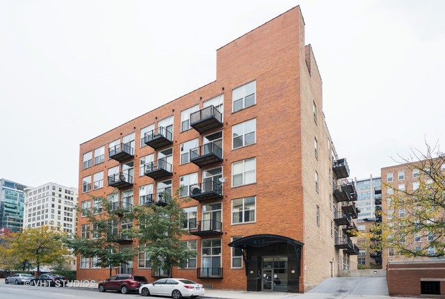 417 South Jefferson Street, Unit 301B Chicago, IL 60607 - Photo 1 of 12