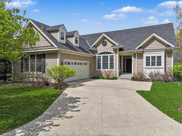 $825,000 | 30 Denali Court, South Barrington, IL 60010