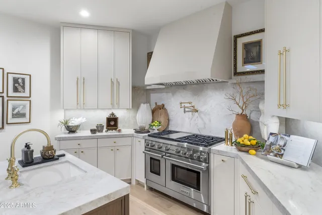 $5,000,000 | 8119 East Foothills Drive, Scottsdale, AZ 85255