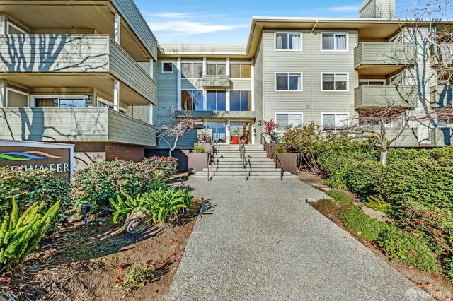 $998,000 | 300 Murchison Drive, Unit 220, Millbrae, CA 94030