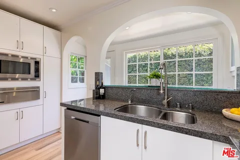 $2,495,000 | 10514 Kinnard Avenue, Los Angeles, CA 90024