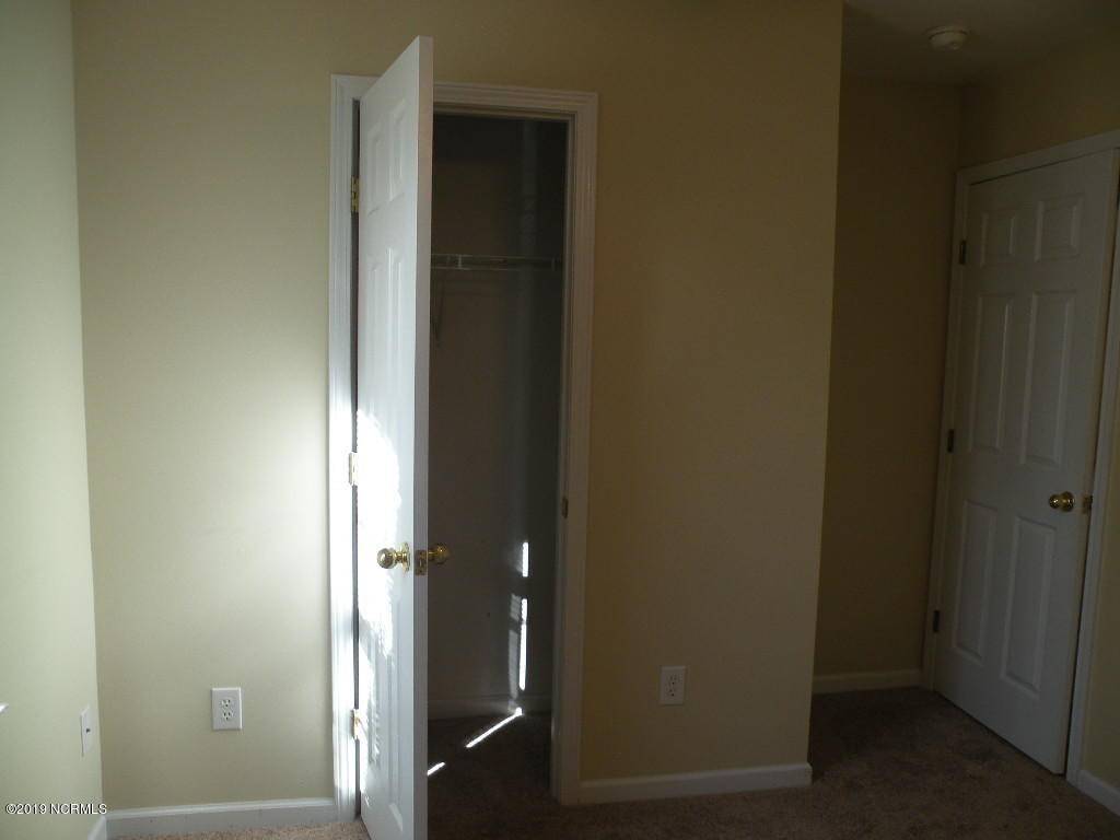 152 Oakley Drive New Bern, NC 28560 - Photo 11 of 40 front room closet