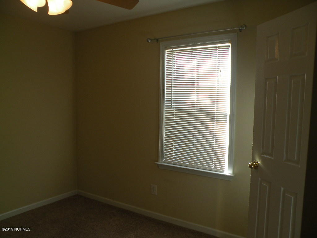 152 Oakley Drive New Bern, NC 28560 - Photo 13 of 40 Front room window