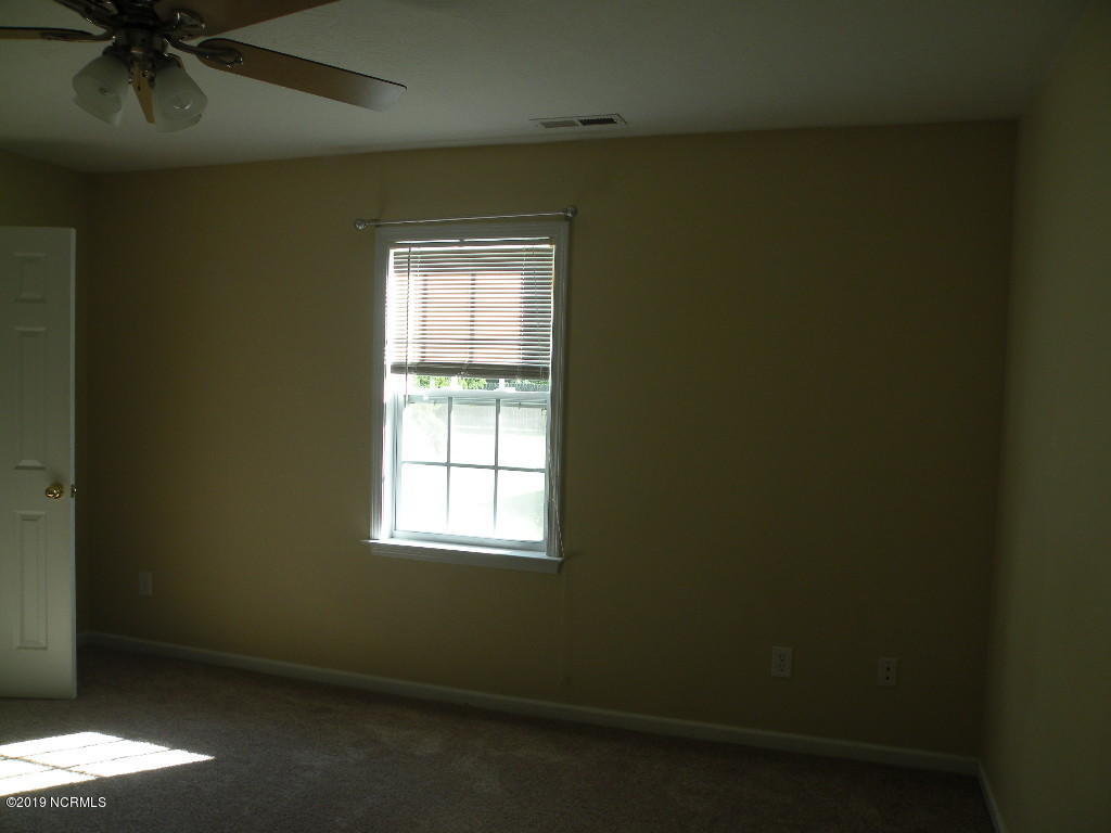 152 Oakley Drive New Bern, NC 28560 - Photo 31 of 40 Master window