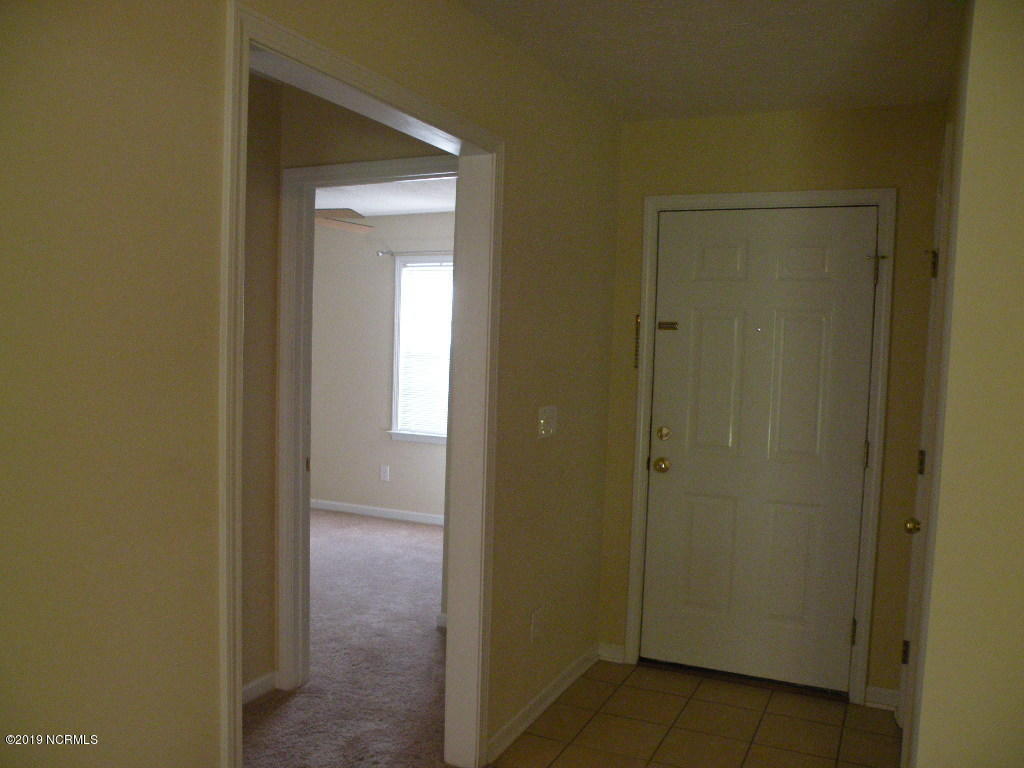 152 Oakley Drive New Bern, NC 28560 - Photo 10 of 40 Front door