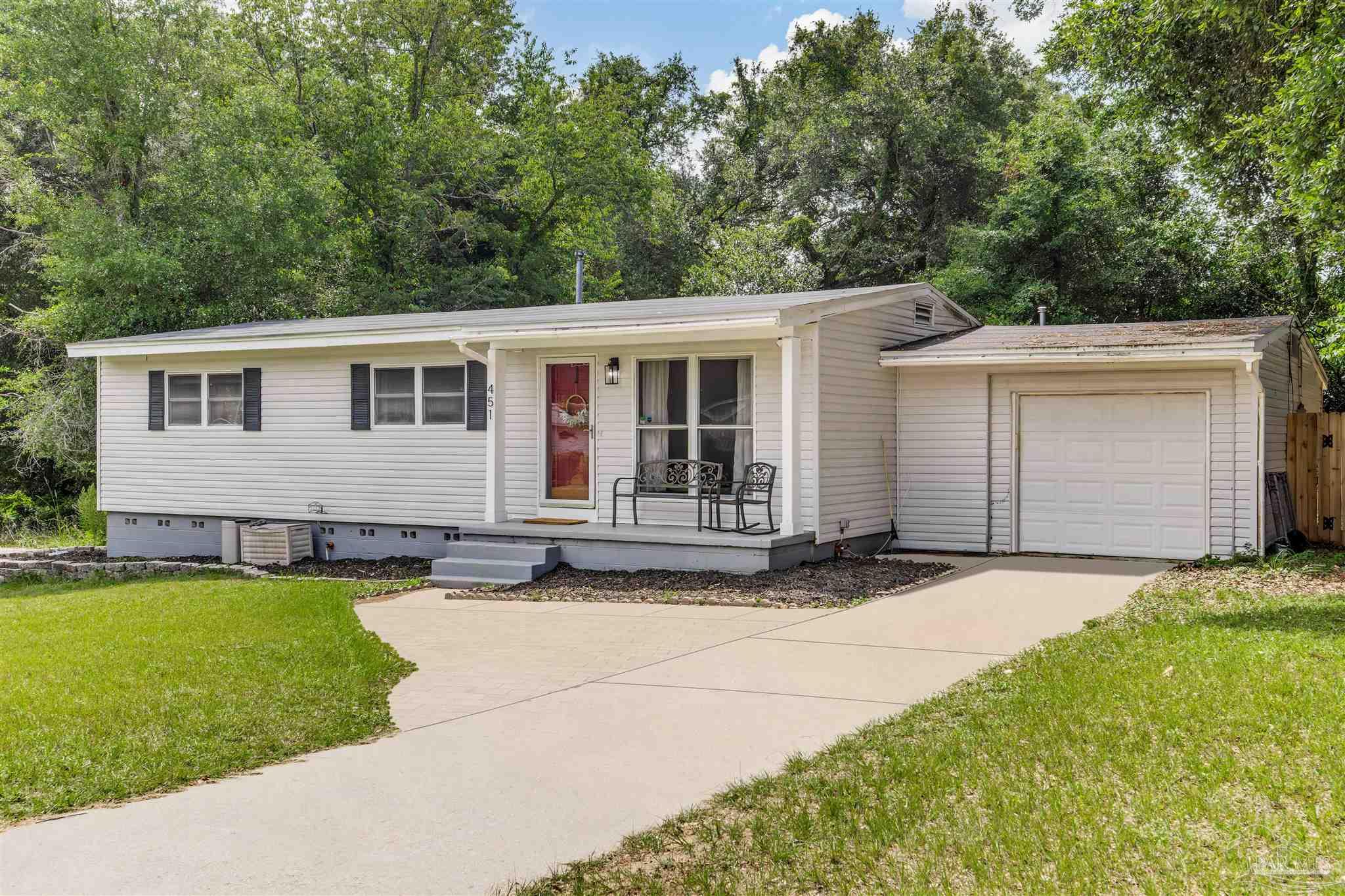 451 Springdale Circle Pensacola, FL 32503 - Photo 2 of 42