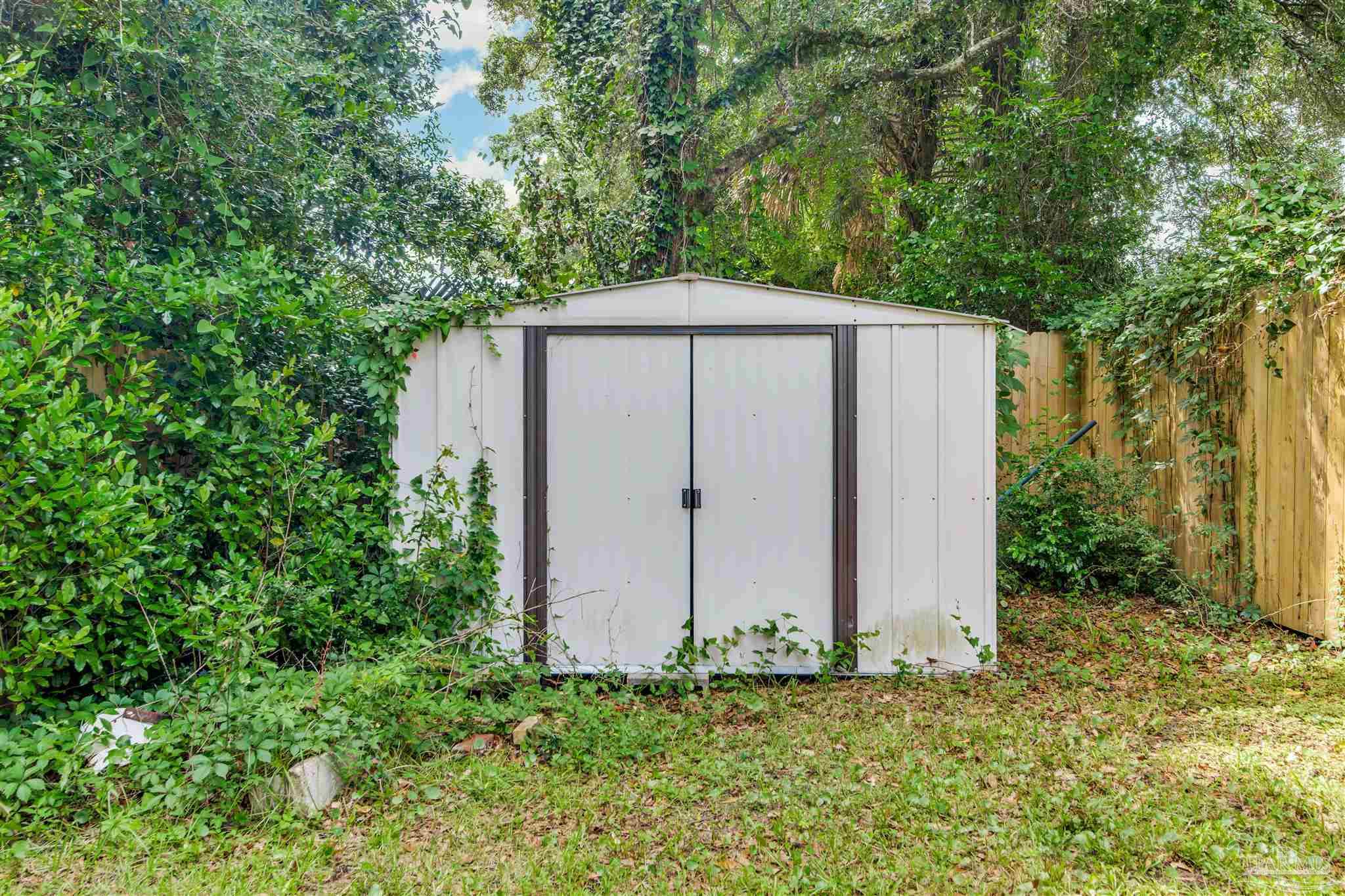 451 Springdale Circle Pensacola, FL 32503 - Photo 35 of 42